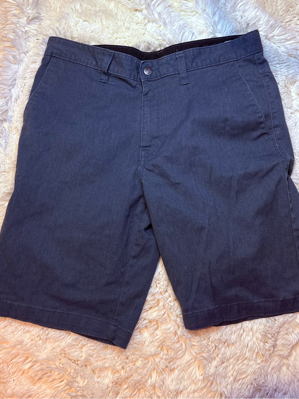 Volcom Men's 33” waist x 10” inseam Heather Navy Flat-Front Shorts no liner
